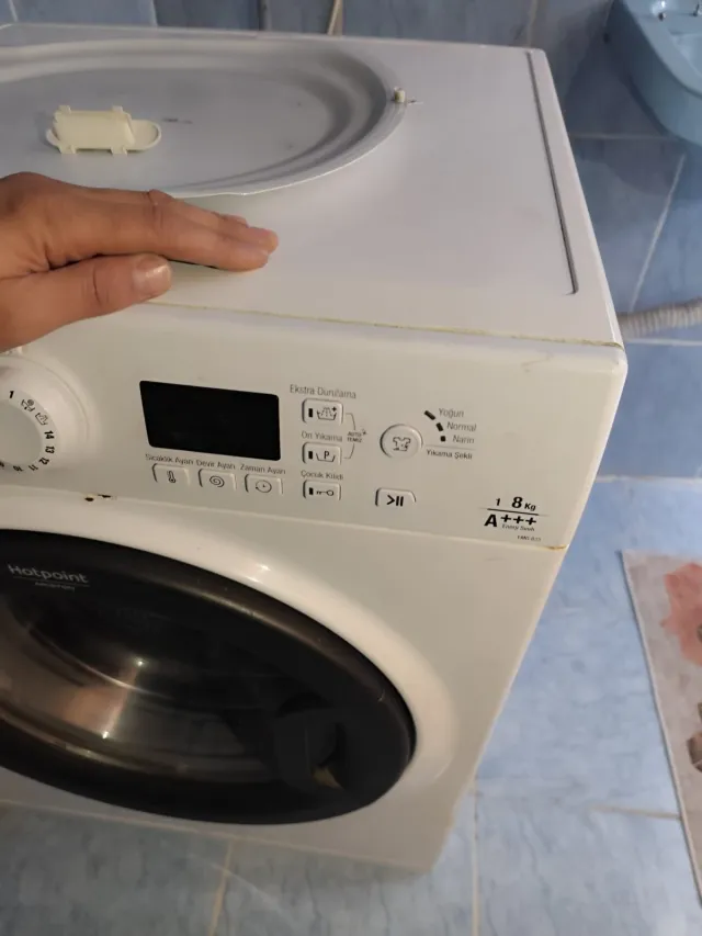 Hotpoint Ariston çamaşır makinesi yerinde tamir